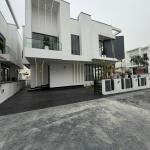 LUXURY 5 BEDROOM FULLY DETACHED DUPLEX