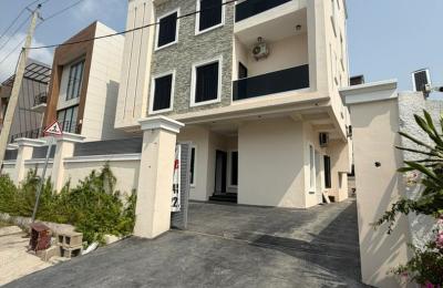 LUXURY 5 BEDROOM FULLY DETACHED DUPLEX