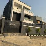 5 BEDROOM  FULLY DETACHED DUPLEX