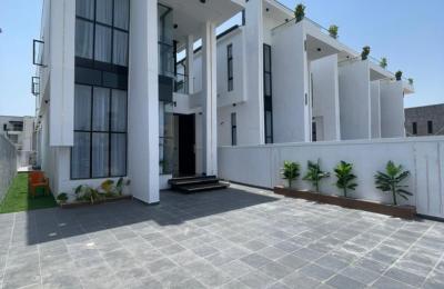 LUXURY 5 BEDROOM FULLY DETACHED DUPLEX
