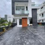 LUXURY 5 BEDROOM FULLY DETACHED DUPLEX