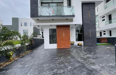 LUXURY 5 BEDROOM FULLY DETACHED DUPLEX